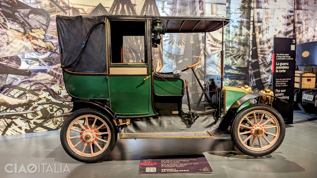 A 1910 Renault car (Turin Automobile Museum)