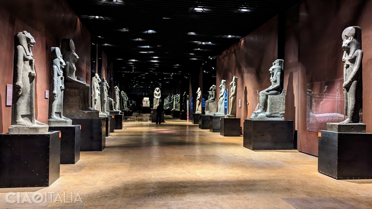 The Gallery of the Kings, designed by the set designer Dante Ferretti