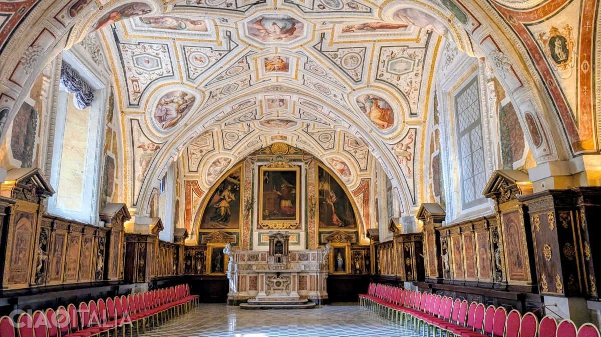 The old sacristy was painted by Giorgio Vasari.