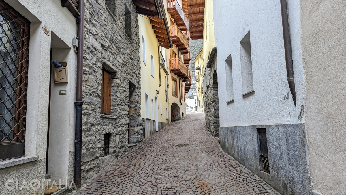 Small street in Pr&eacute;-Saint-Didier