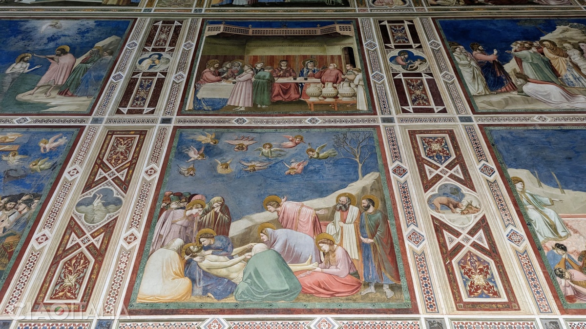 The scene of "The Lamentation of Jesus" is full of drama.