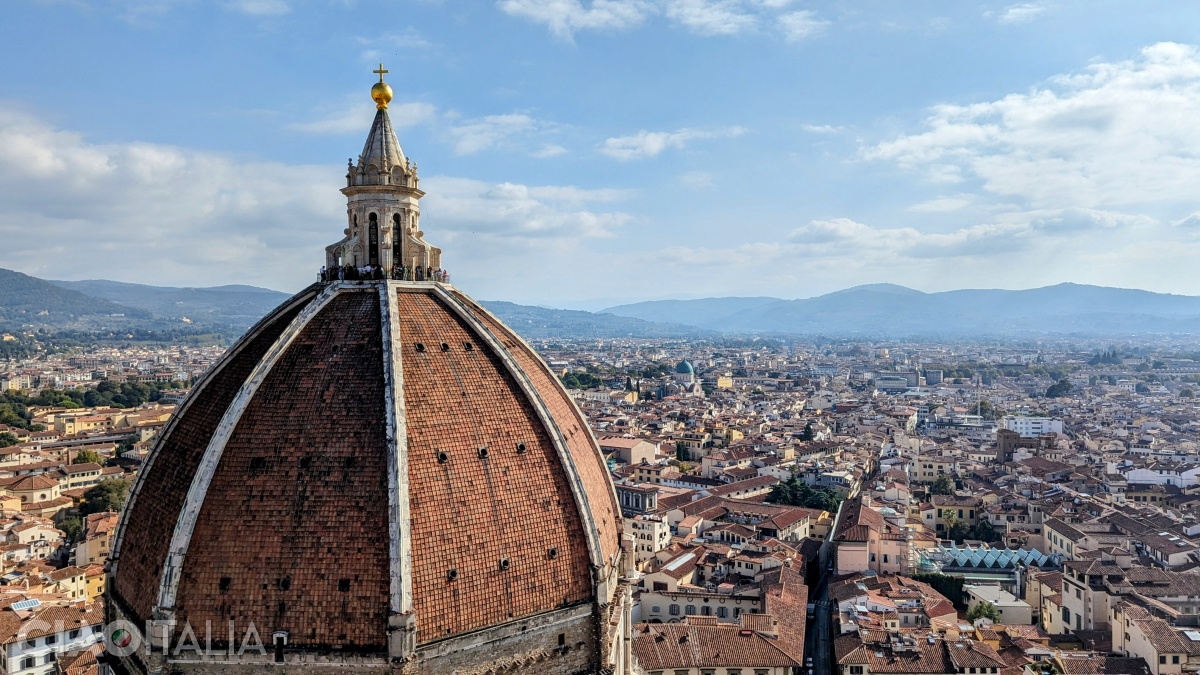 Florence: Brunelleschi's dome seen from Giotto's bell tower