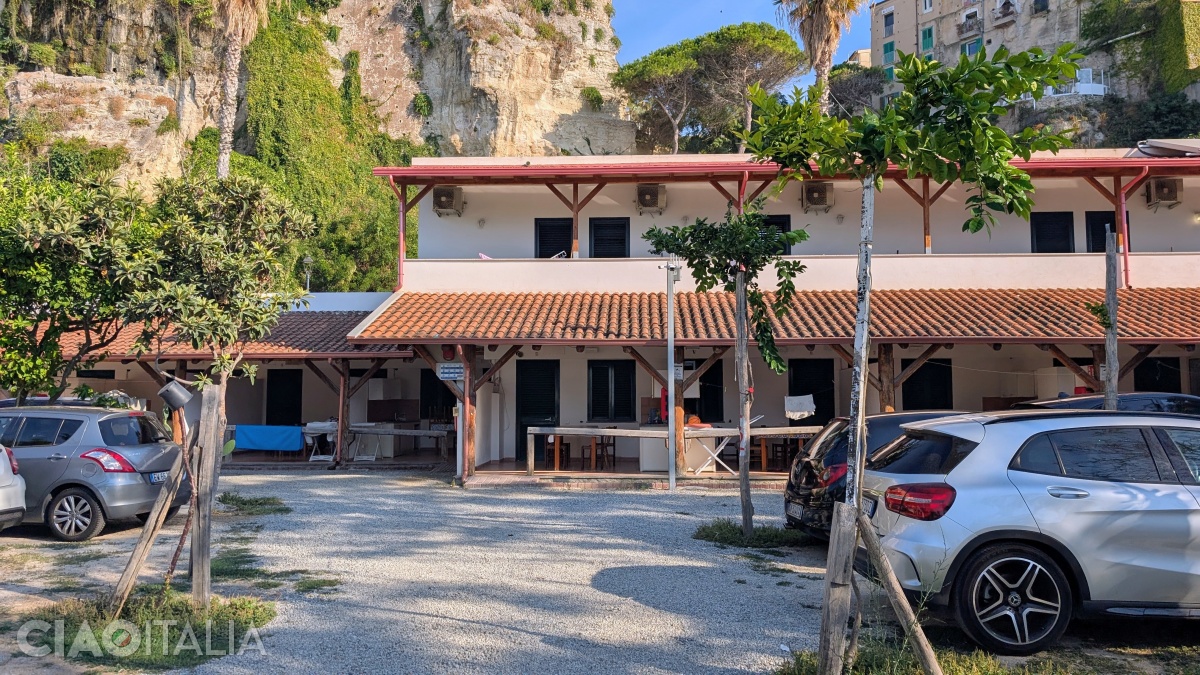There are also a few holiday homes available inside the campsite.