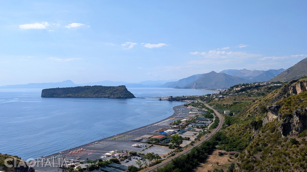 The beaches in the Praia a Mare area, with Dino Island