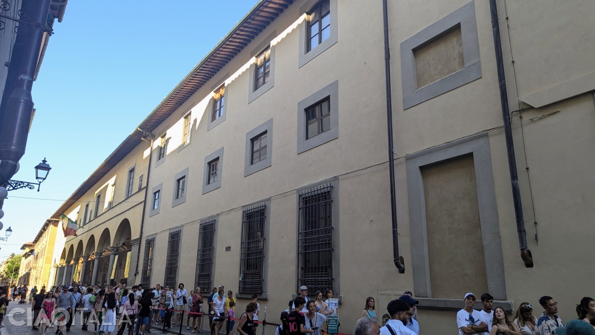 The lines to enter the Accademia Gallery are usually very long.