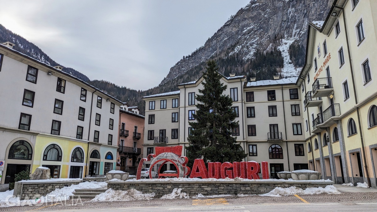 In the central square, you&rsquo;ll find the City Hall (on the right), which houses a tourist information office within its ground-floor galleries.