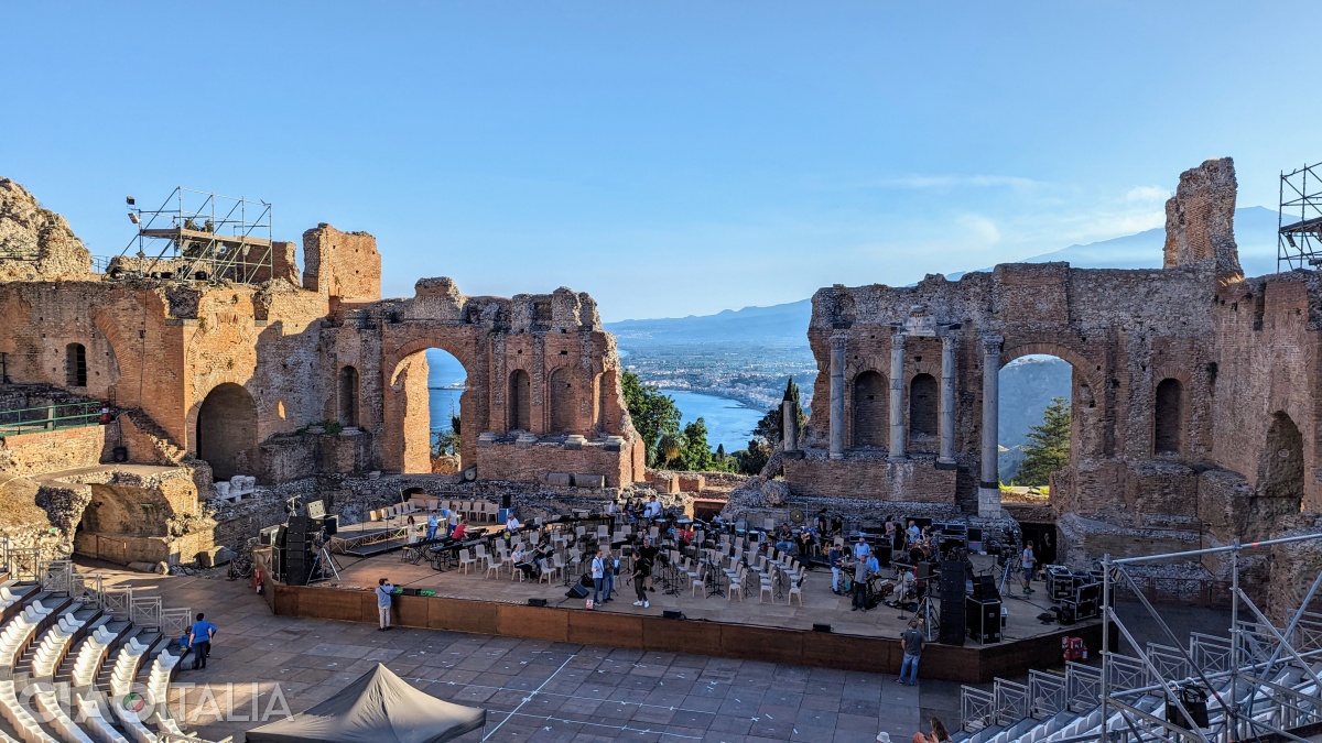 Of the three large arches, only two remain today.