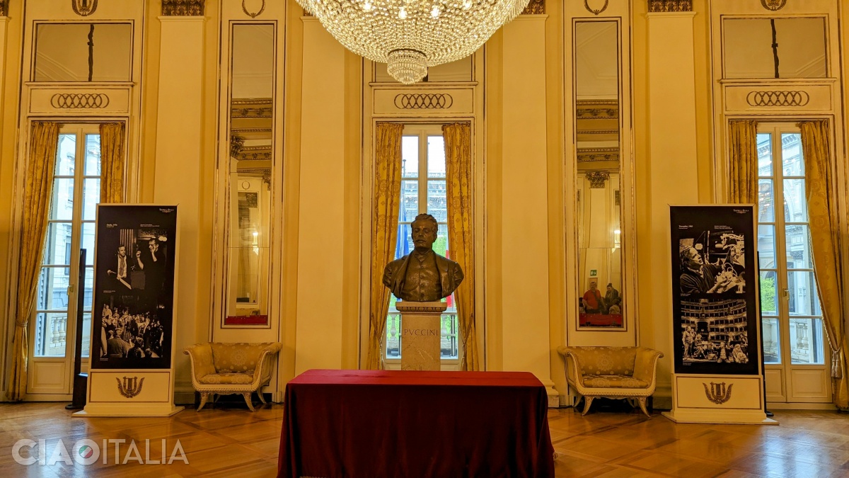 The bust of the composer Giacomo Puccini