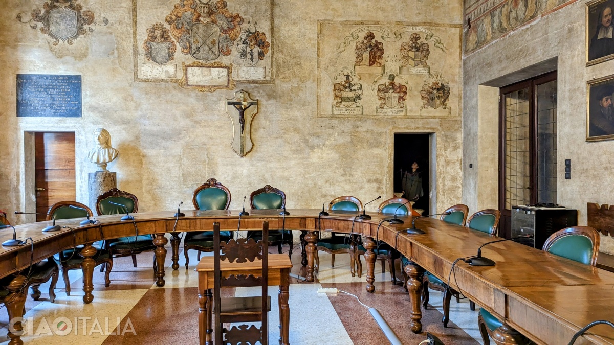 In the Aula di Medicina, students present their thesis and doctoral dissertations.