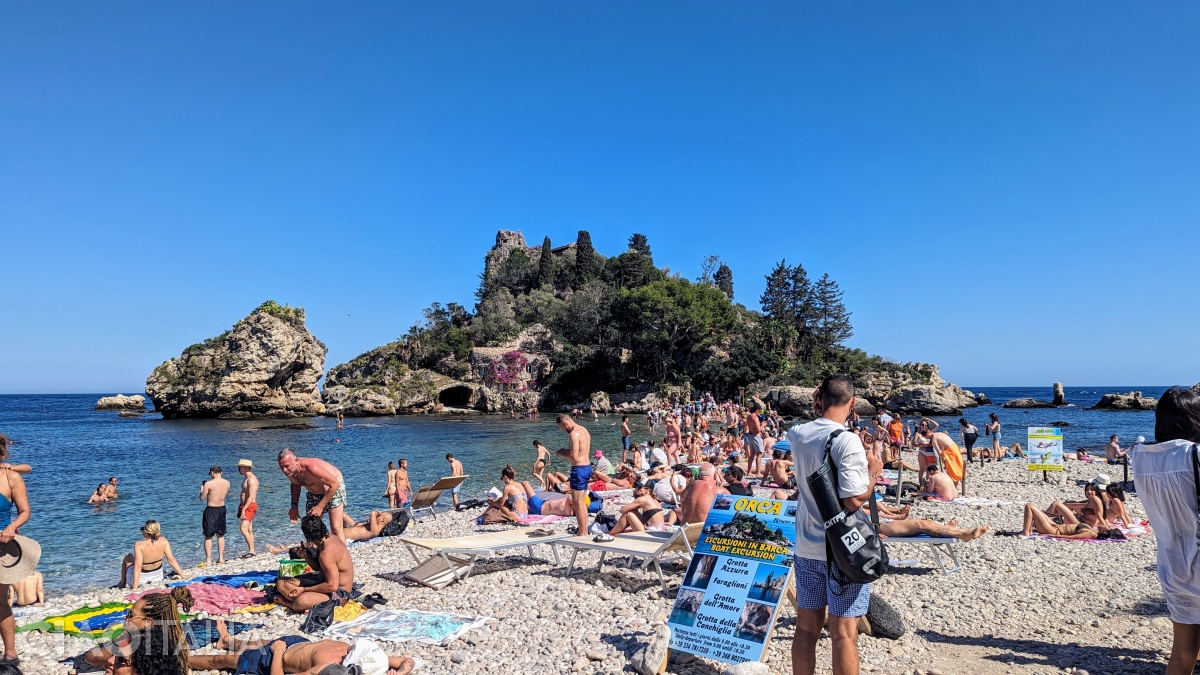 Boat trips to the Grotta Azzurra are also available from the beach of Isola Bella.