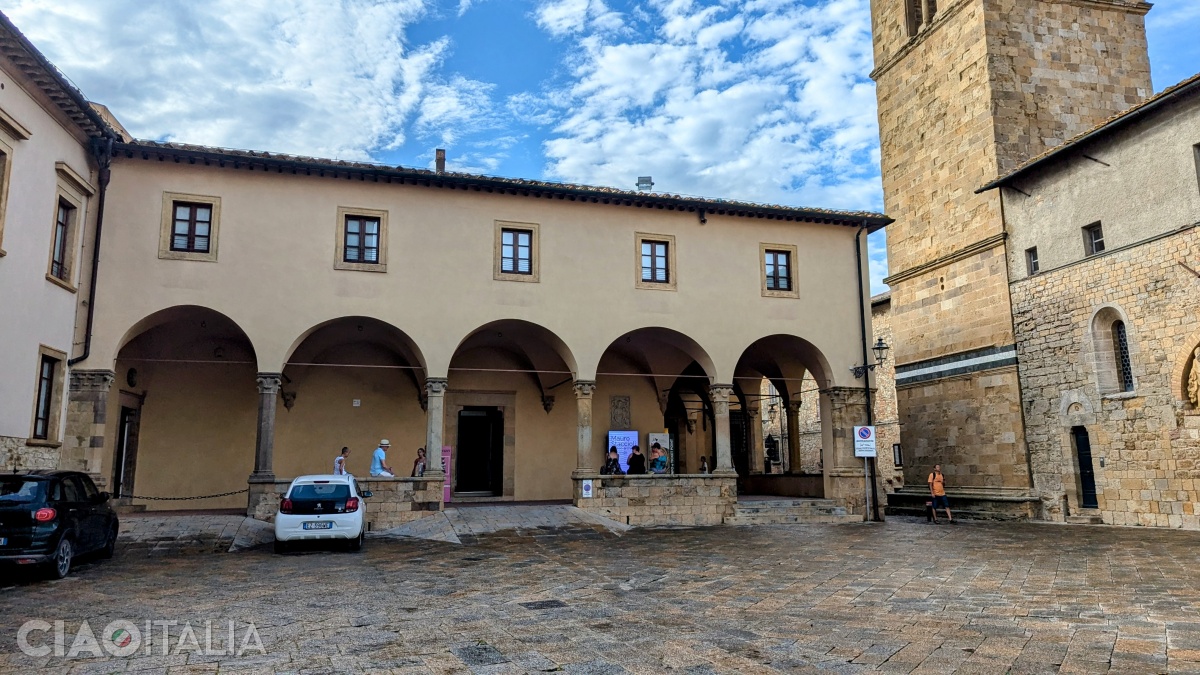 The old hospital of Volterra is now the Maria Maddalena Exhibition Center.