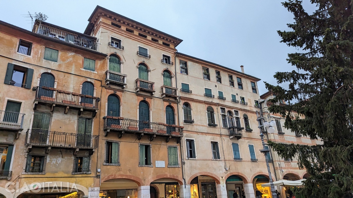 These houses once housed the Remondini printing house.