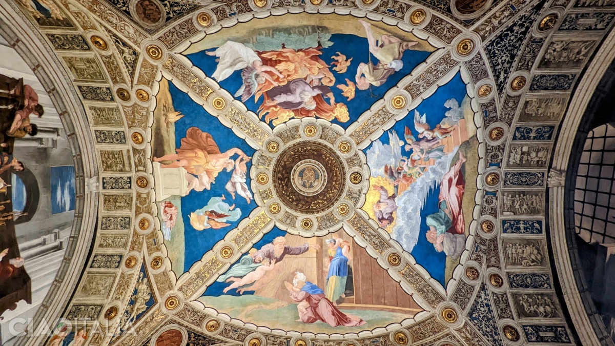 The vault of the Room of Heliodorus