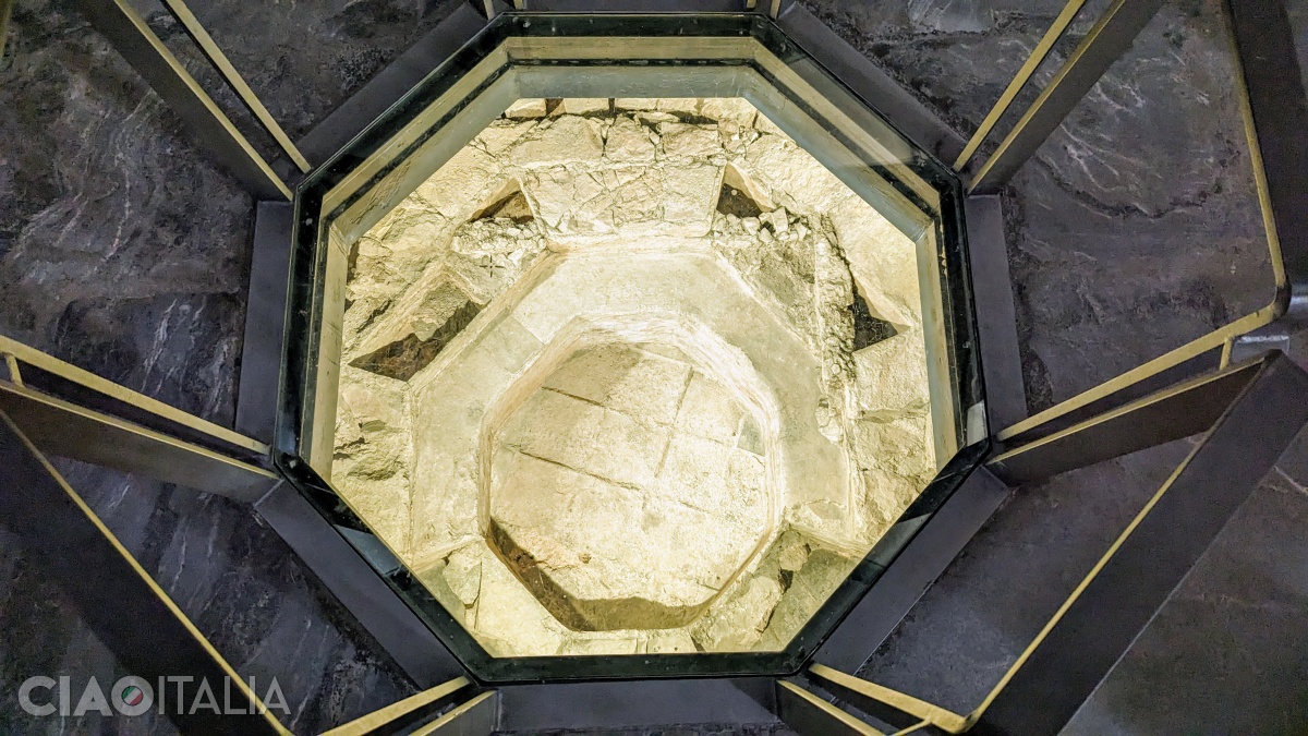 Only the baptismal font has been preserved from the early Christian basilica.
