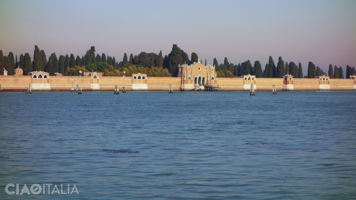 The monumental gate facing Venice is topped by a statue of the Archangel Michael.