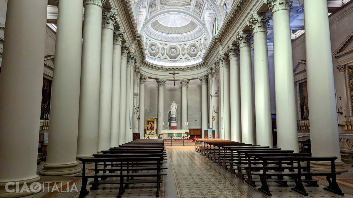 Above the altar is the statue of Saint Marino.