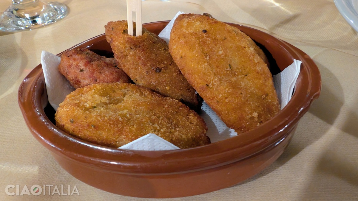 Vrasciuli (fried meatballs)