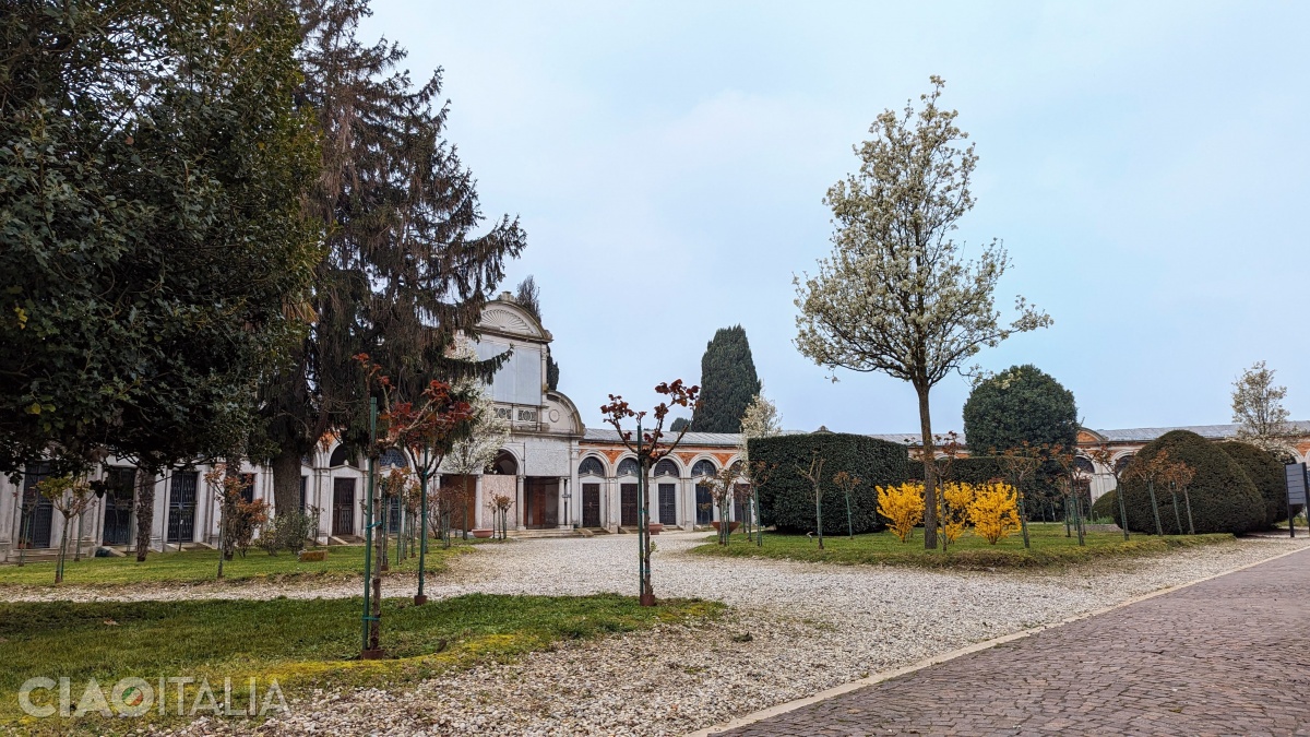 The green areas are carefully maintained.