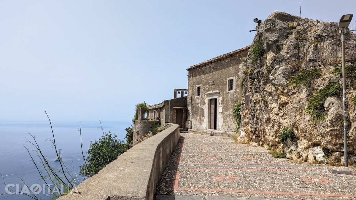 The small Madonna della Rocca Church