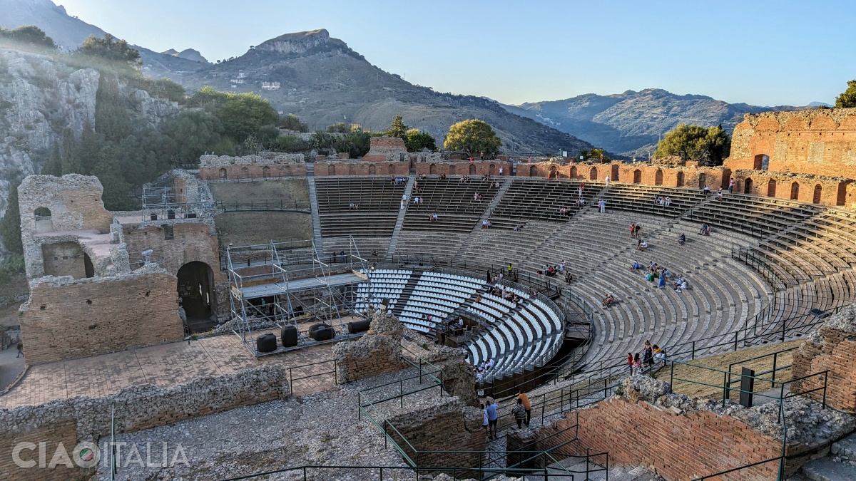 The ancient theater in Taormina was built by the Greeks in the 3rd century BC and rebuilt during the Roman period in the 2nd century AD.