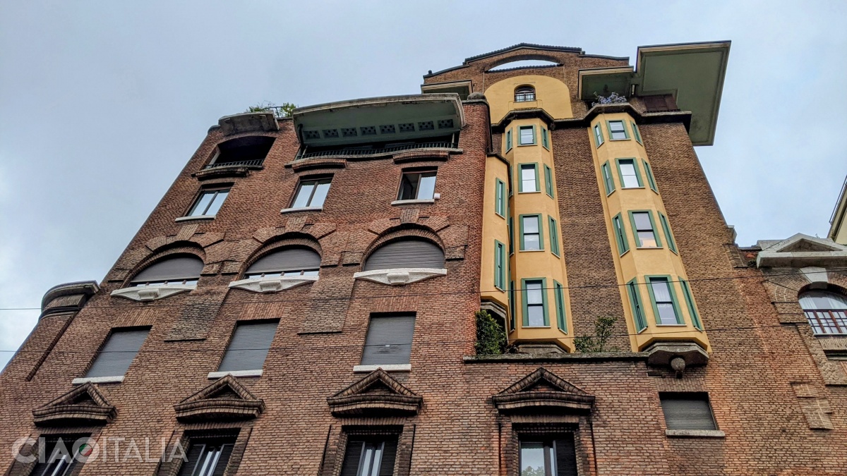 Palazzo Fidia is one of the strangest buldings in Milan.