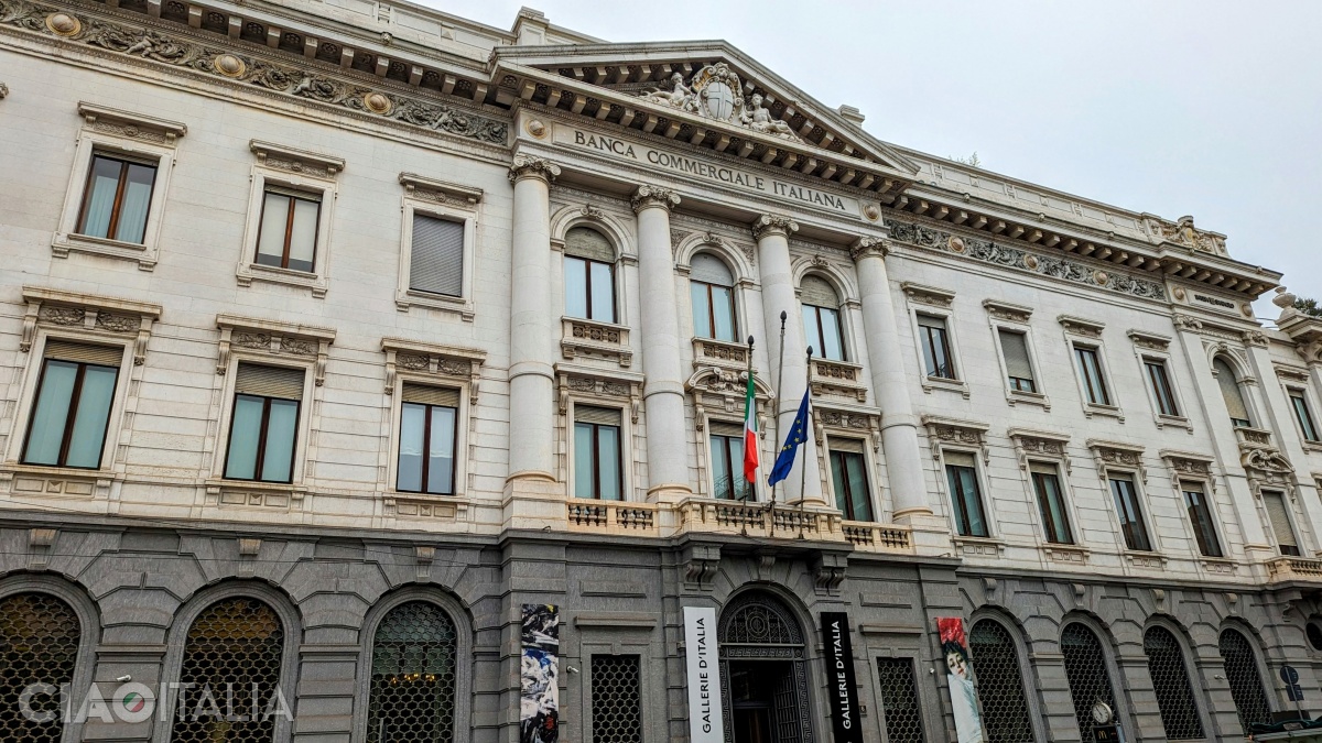 The Gallerie d'Italia is now housed by the former Palace of the Italian Commercial Bank