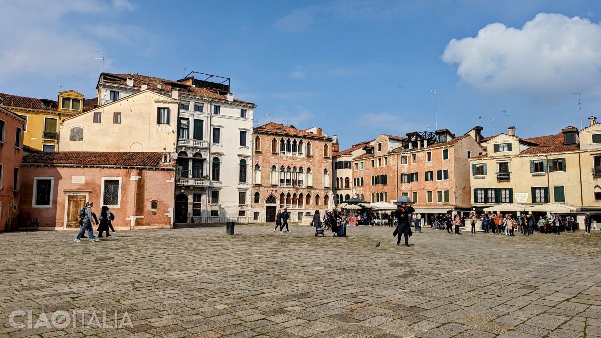 Discover the lesser known, less touristy parts of Venice!