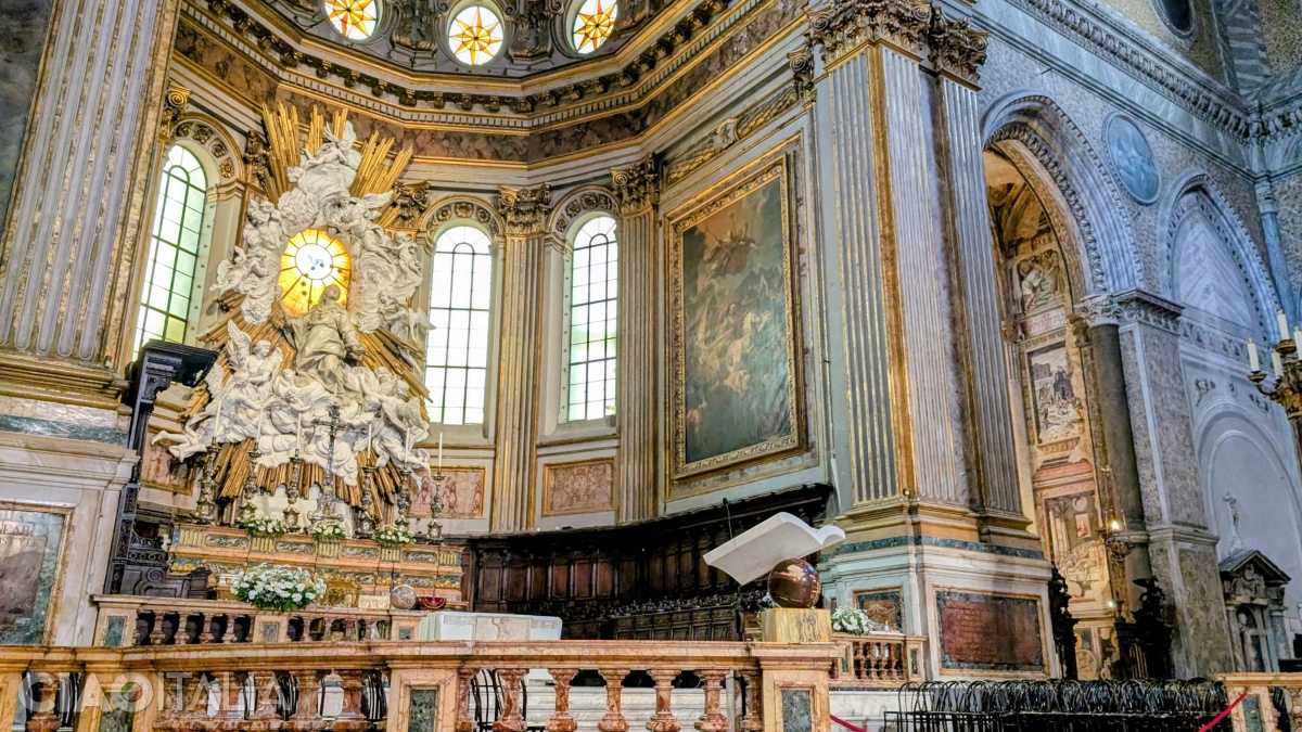 The sculpture of the Virgin on the main altar was created by the same artist who also sculpted the Trevi Fountain in Rome.