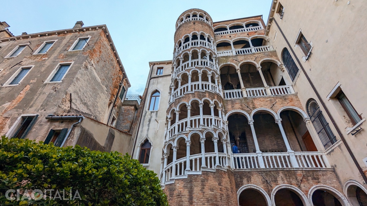 Palazzo Contarini del Bovolo and its famous spiral staircase