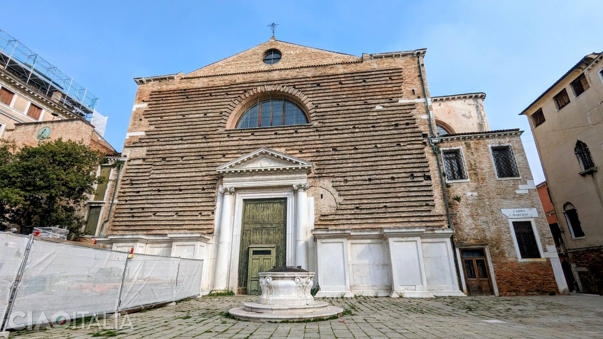 The facade of the Church of San Marcuola remained unfinished.