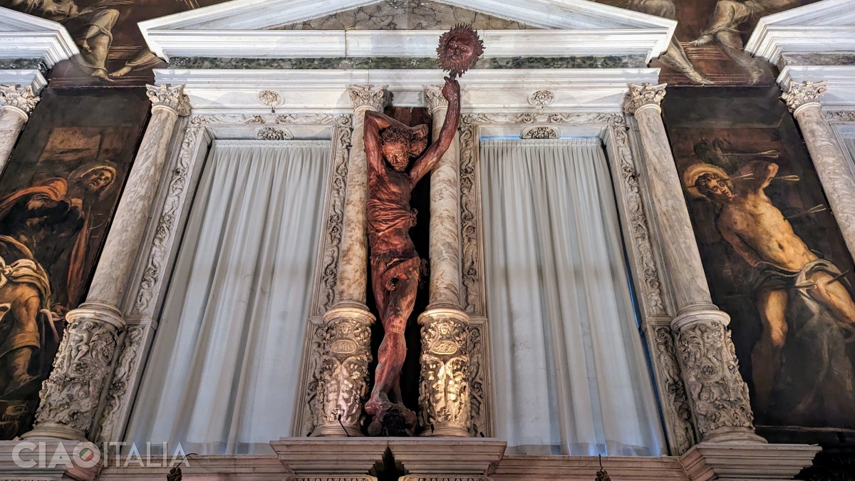 The statue of Hercules, created by Francesco Pianta