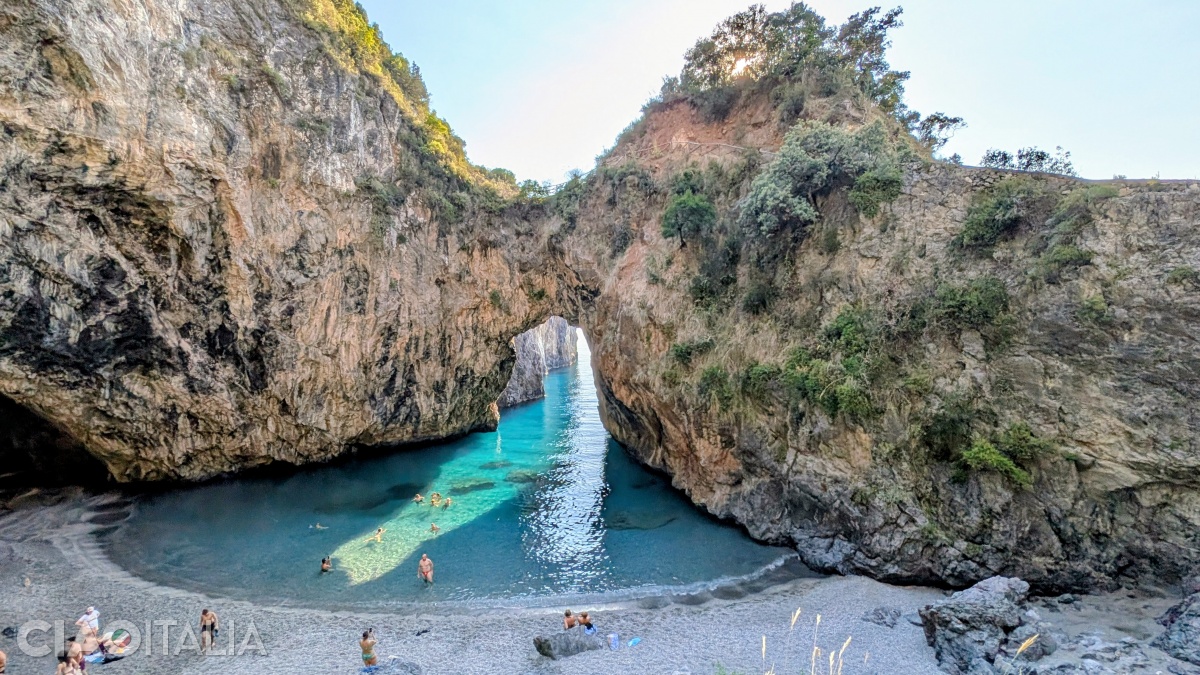 At Arcomagno Beach, you can stay for only 30 minutes.