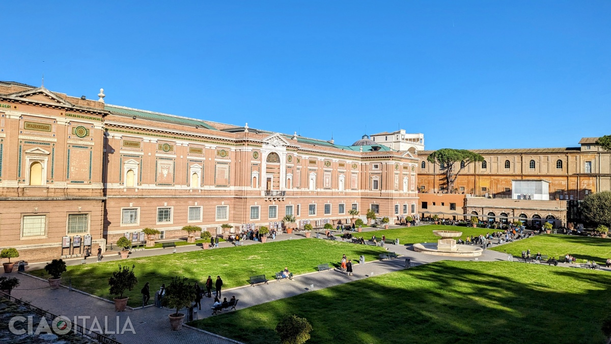 In front of the Pinacoteca stretches the Square Garden.