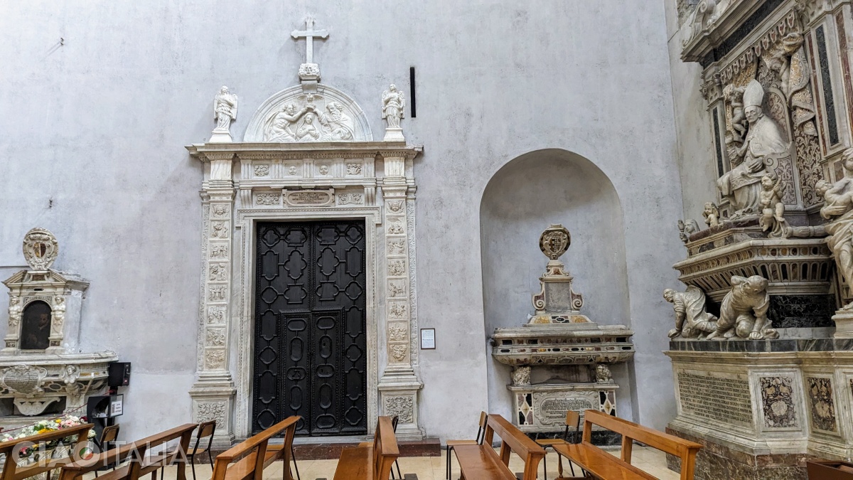 The marble portal at the entrance to the Chapel of the Virgin was created in 1545.