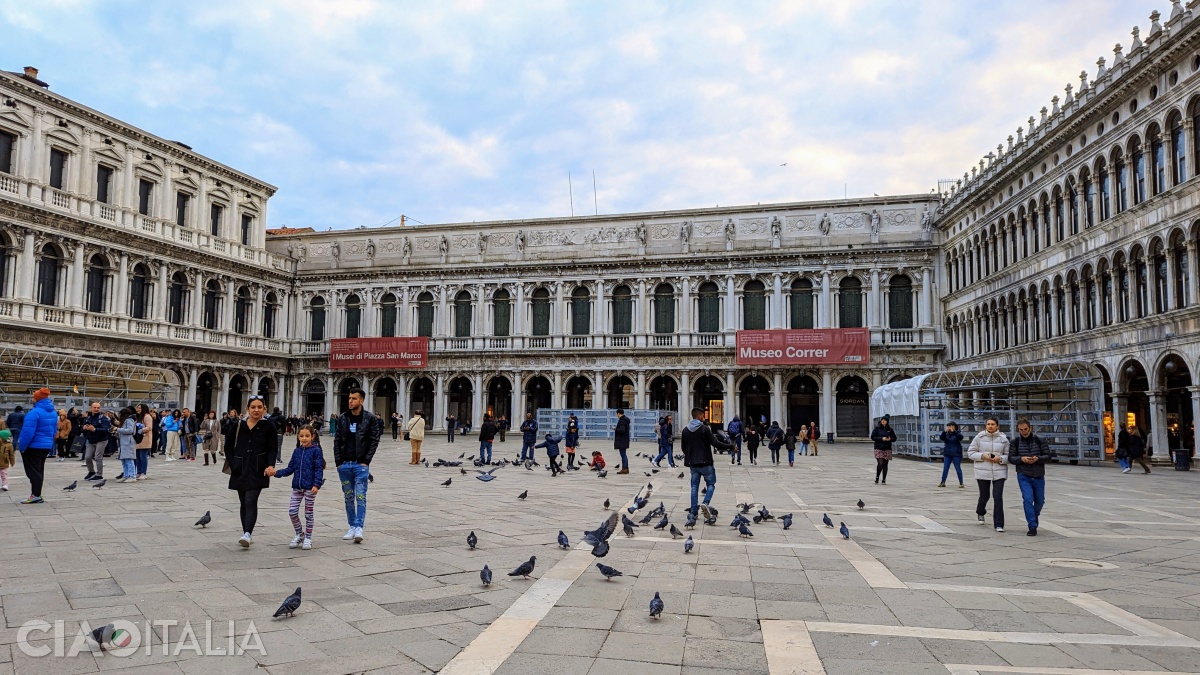 Entrance to the museum is through the building located on the side opposite St Mark's Basilica.