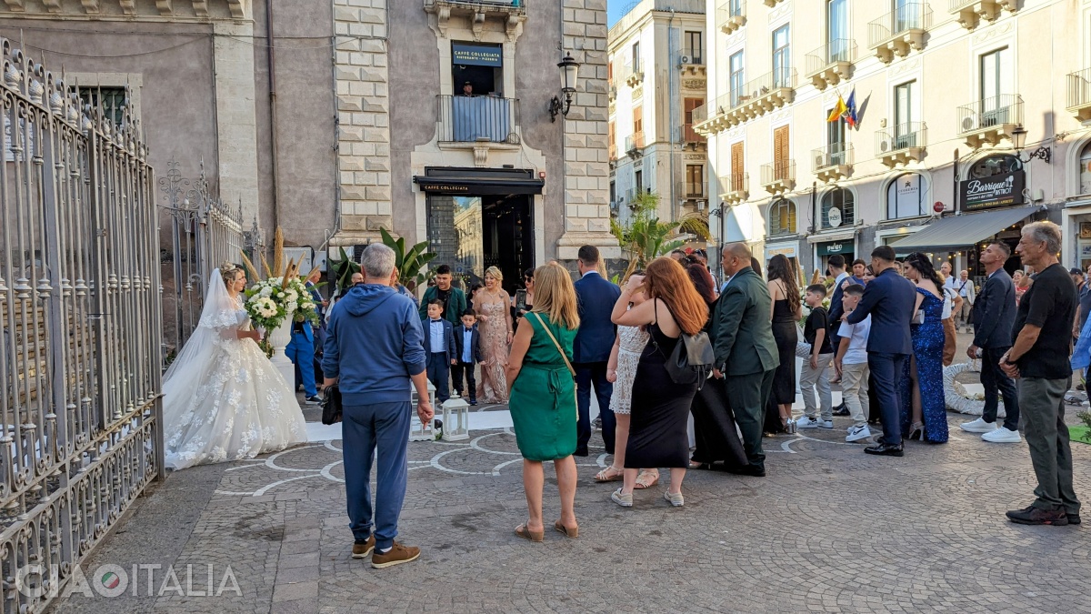 It is quite possible to come across a wedding at the Basilica della Collegiata.