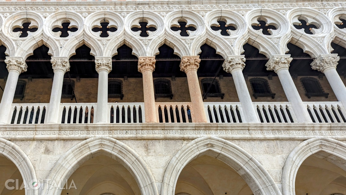 Between the reddish-colored columns, death sentences were read aloud.