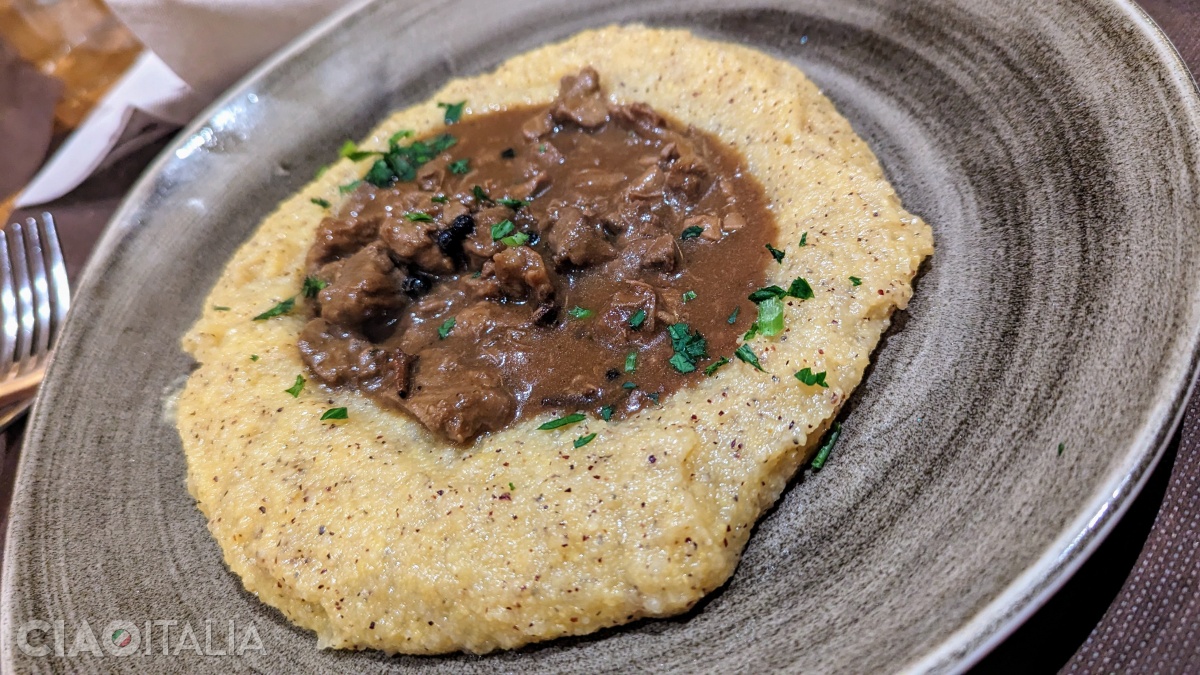 Carbonada with polenta