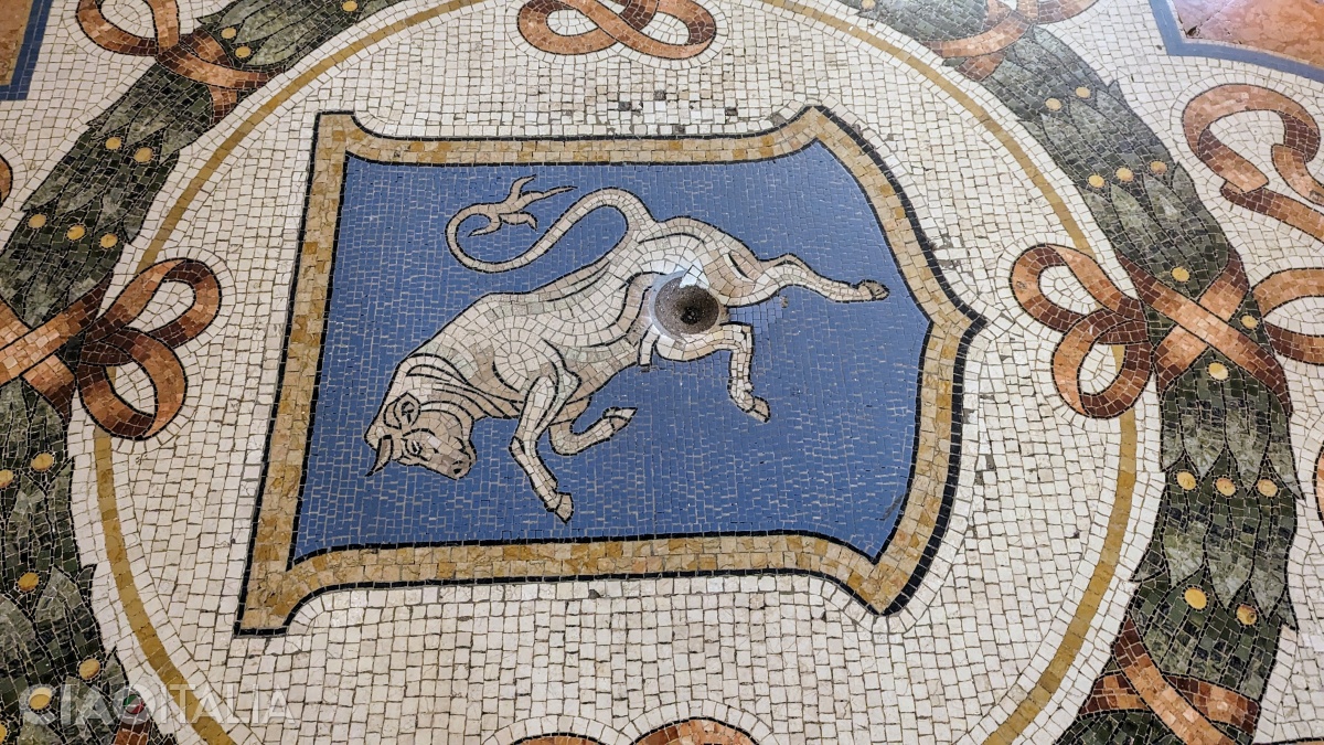 The mosaic with the bull actually represents the coat of arms of the city of Turin
