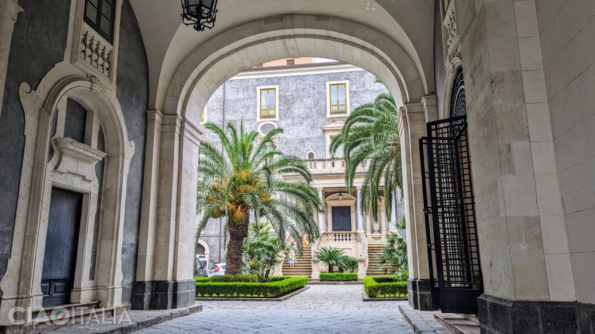 The inner courtyard of Palazzo San Giuliano