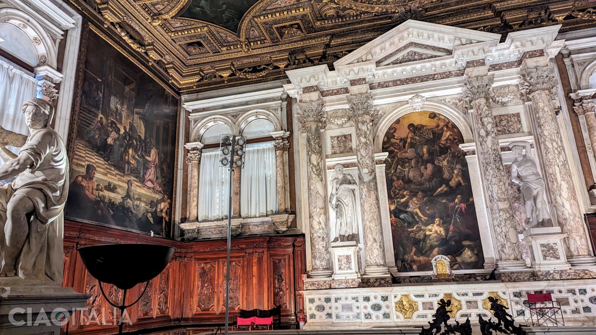 "The Apparition of Saint Roch" (altar) and "The Last Supper" (left)