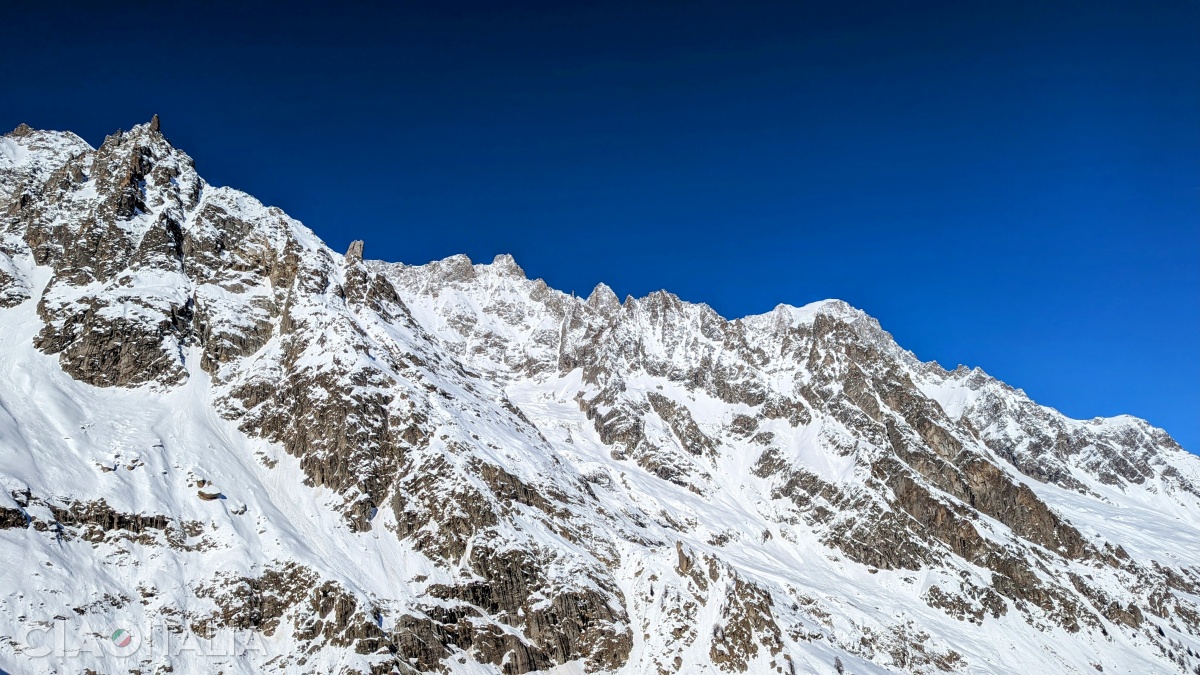 The peaks of the Alps are getting closer and closer.