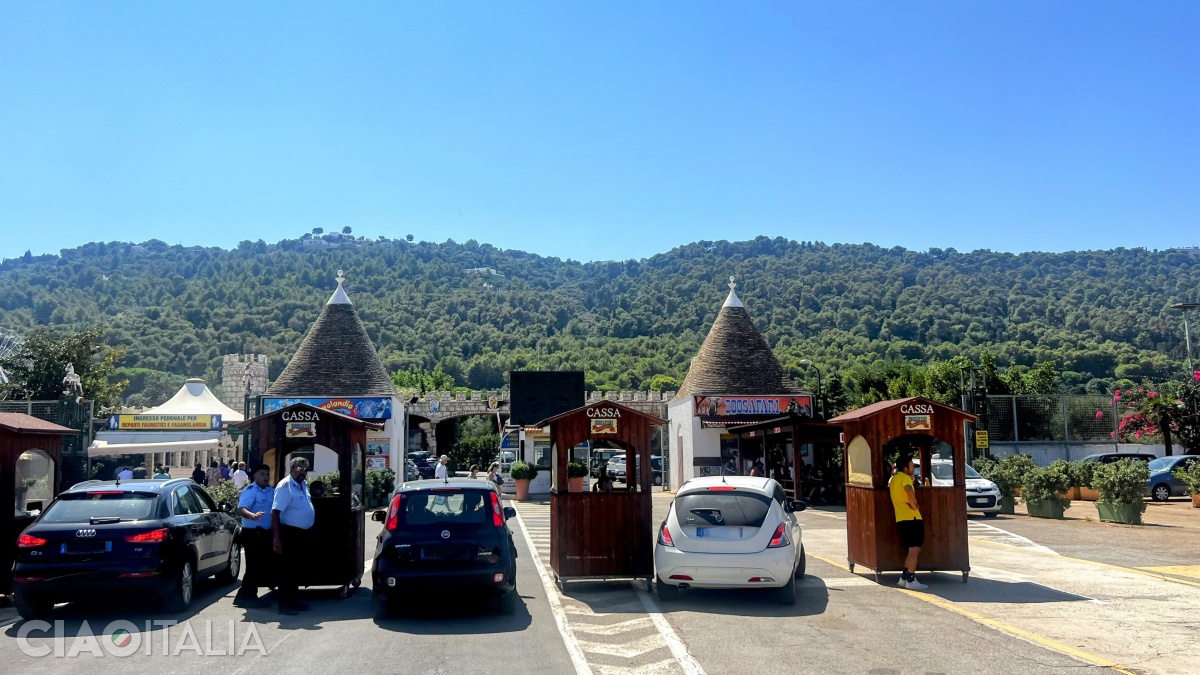 Entrance to Zoosafari Fasanolandia