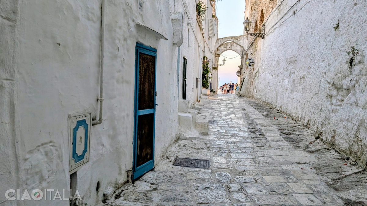 The best thing you can do in Ostuni is to wander leisurely through the streets of the old town.
