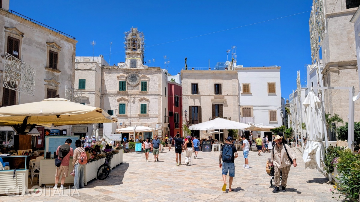Piazza Vittorio Emanuele II is the heart of the old town.