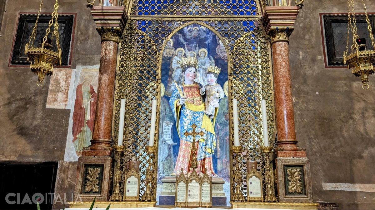 The statue of the Virgin on the altar of the Madonna Mora Chapel dates from the late 14th century.