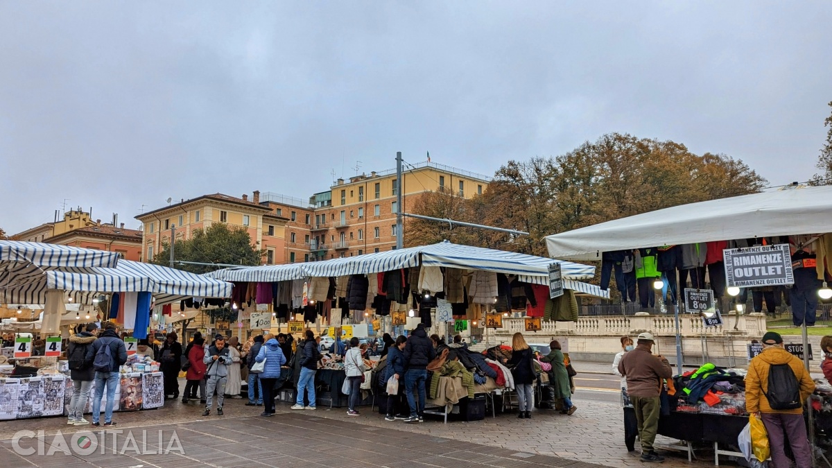 La Piazzola takes place every Friday and Saturday.