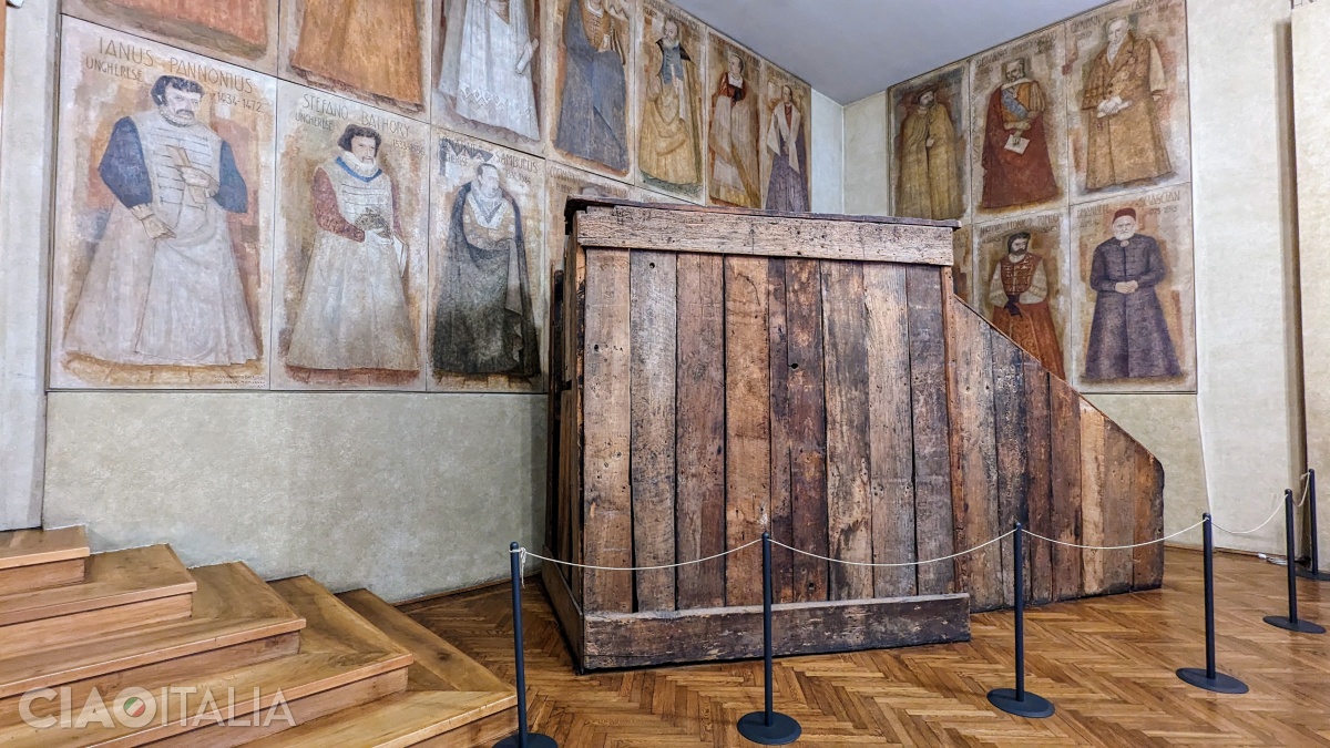In the Hall of the Forty you can see the wooden lectern from which Galileo Galilei taught.