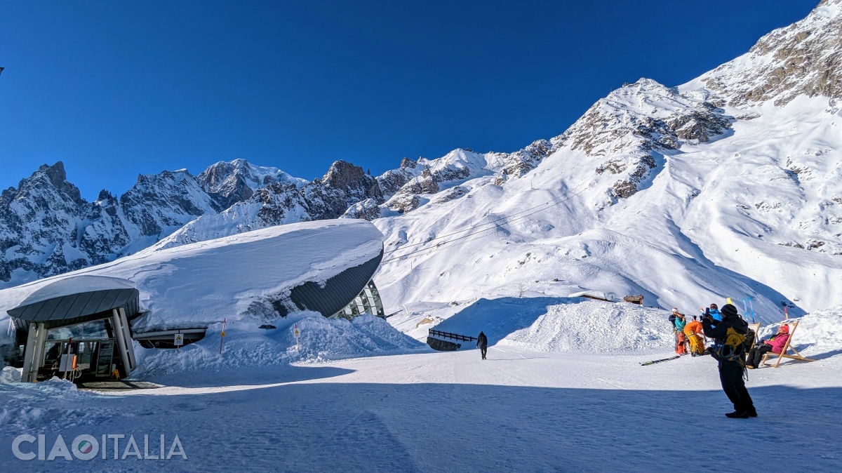 The Pavillon station