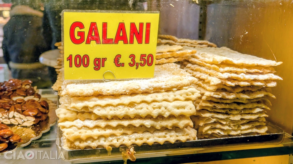 Galani are very similar to&nbsp;"angel wings".